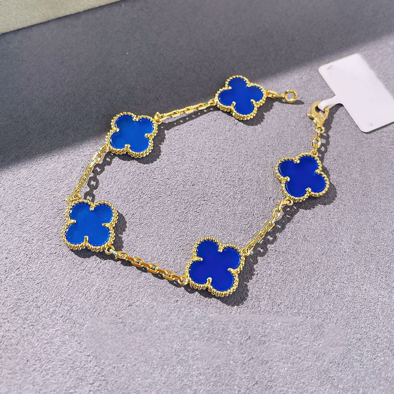 Clover bracelet